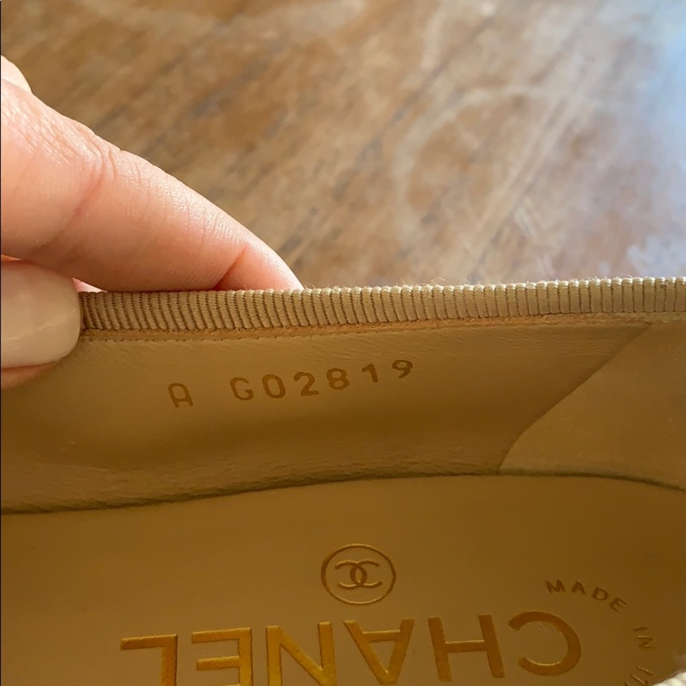 NIB CHANEL Beige Caviar Leather Flats 38 - Picture 5 of 8